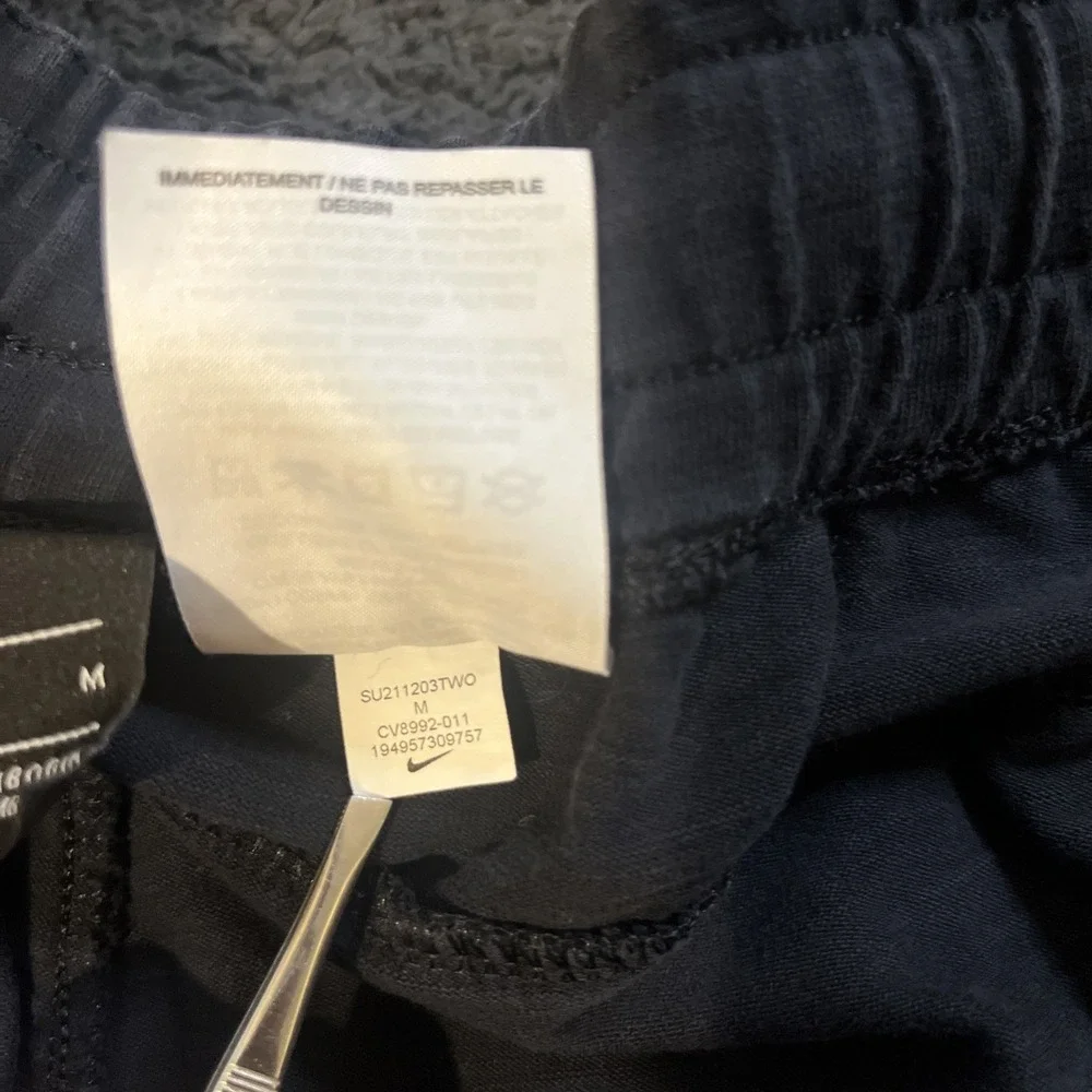 NIKE Sportswear cotton Lightweight Fleece Shorts Men's Medium Black cargo